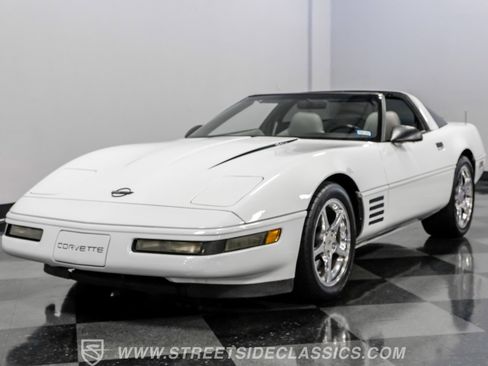 Used 1994 Chevrolet Corvette Coupe image 18