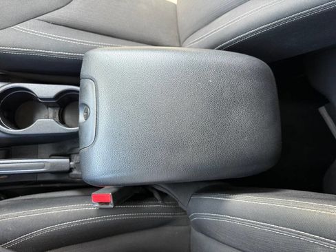 Used 2015 Jeep Wrangler Unlimited Sahara w/ Connectivity Group image 17