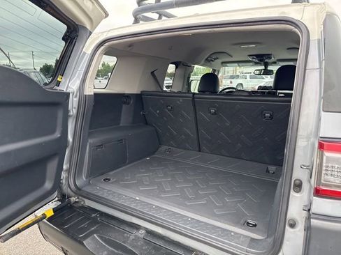 Used 2014 Toyota FJ Cruiser 4WD image 13
