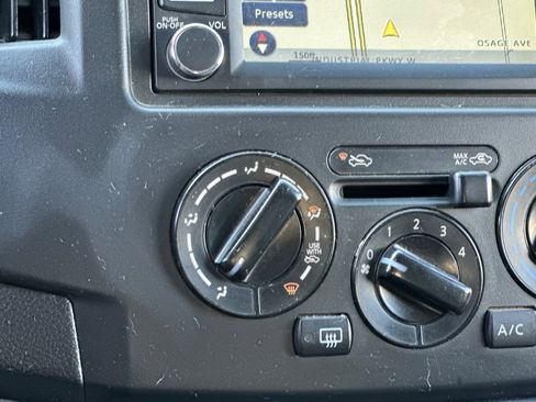 Used 2018 Nissan NV200 SV w/ Navigation Package image 28