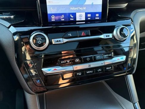 Used 2024 Ford Explorer ST w/ Equipment Group 401A AWD/4WD image 32