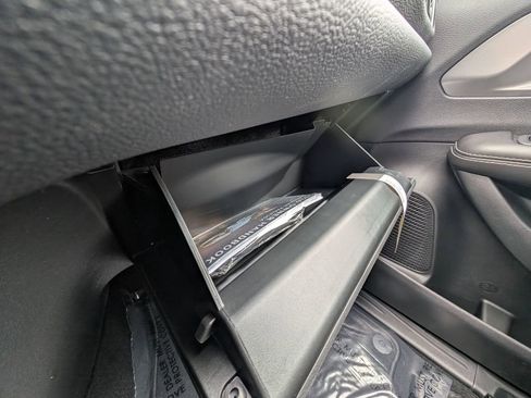 New 2026 Chrysler Pacifica Select FWD image 31