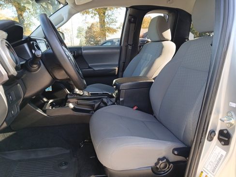 Used 2020 Toyota Tacoma SR image 16