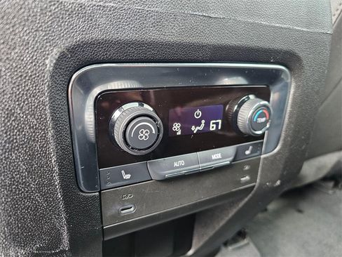 Used 2025 Chevrolet Tahoe Z71 w/ Comfort Package image 21