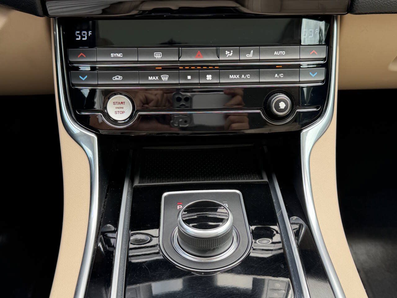Used 2017 Jaguar XE Prestige RWD image 14
