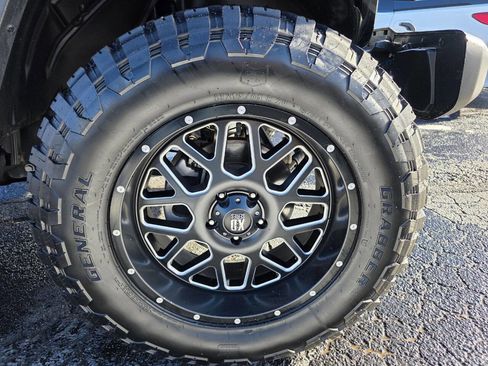 Used 2018 Jeep Wrangler Unlimited Sahara image 29