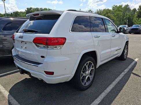 Used 2019 Jeep Grand Cherokee Overland AWD/4WD image 4