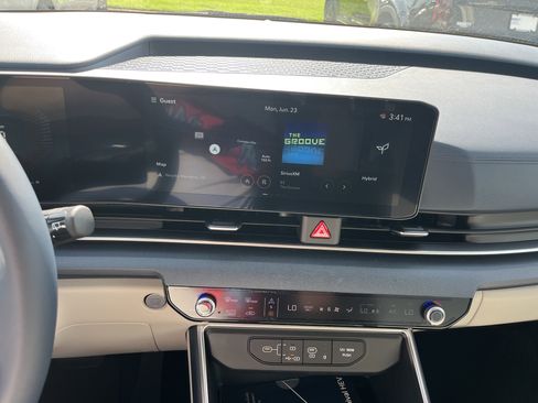 New 2026 Kia Carnival EX FWD image 11