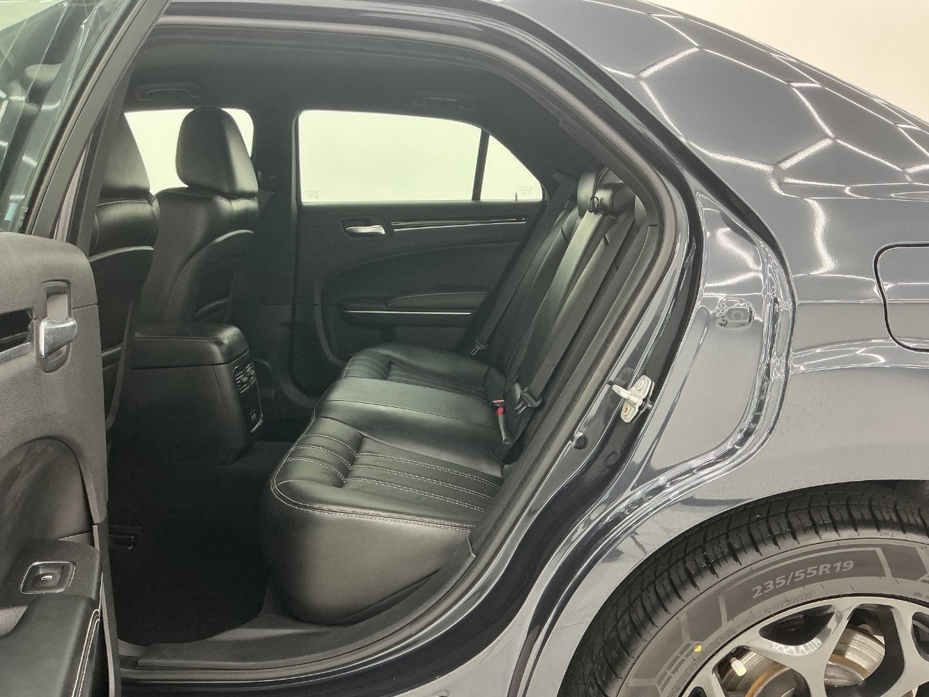 Used 2019 Chrysler 300 S AWD/4WD image 20