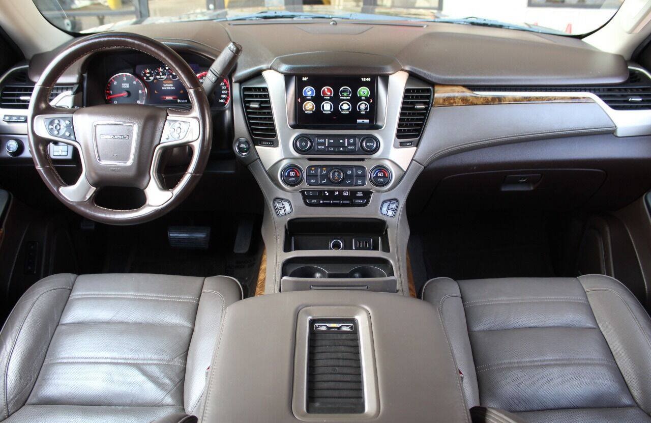 Used 2016 GMC Yukon XL Denali w/ Open Road Package AWD/4WD image 20