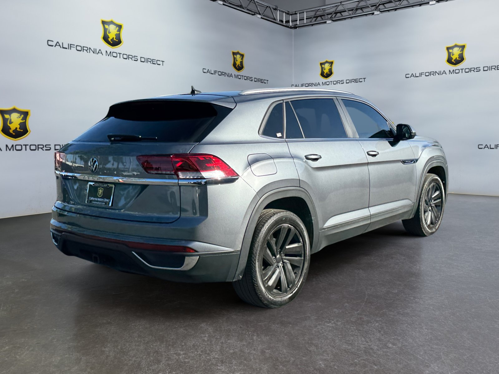 Used 2021 Volkswagen Atlas Cross Sport SE FWD image 5