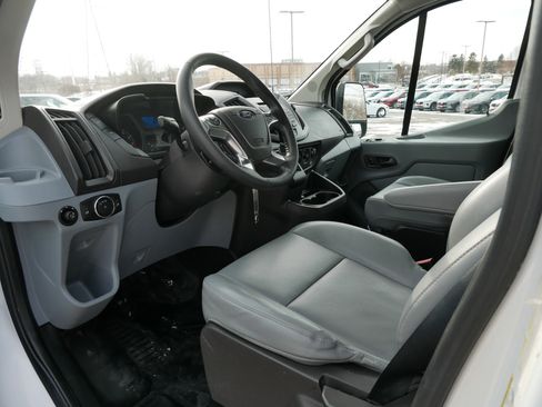 Used 2015 Ford Transit 250 130 Low Roof image 10