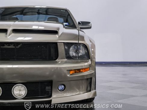 Used 2005 Ford Mustang GT image 19