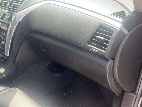 Used 2011 Chevrolet Traverse LT w/ Personal Connectivity Package FWD image 12