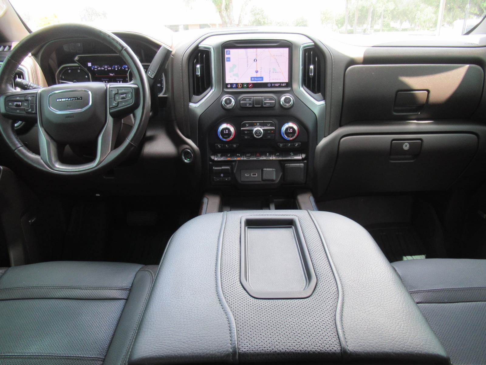 Used 2020 GMC Sierra 2500 Denali w/ Denali Ultimate Package AWD/4WD image 12
