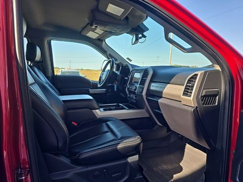 Used 2021 Ford F250 Lariat w/ FX4 Off-Road Package image 23