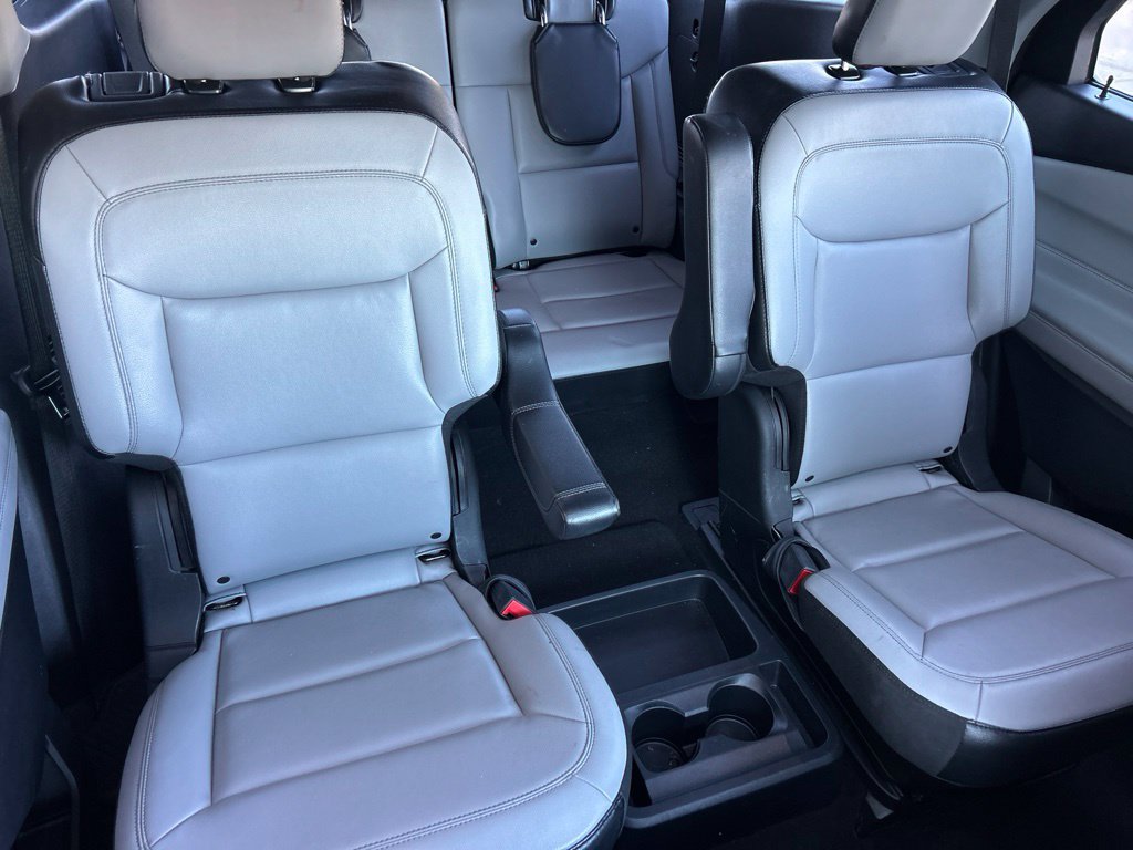 Used 2021 Ford Explorer XLT w/ Equipment Group 202A AWD/4WD image 21