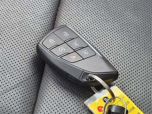 Used 2022 GMC Yukon XL SLT image 25