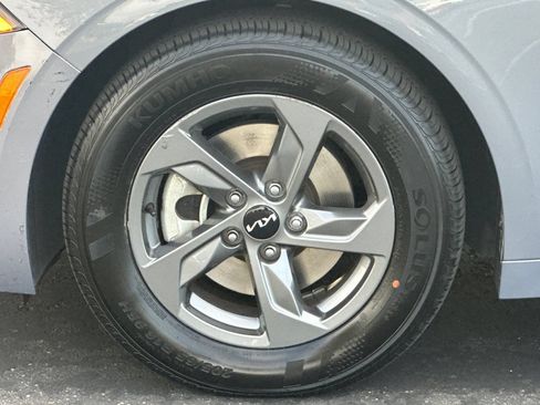 Used 2022 Kia K5 LX FWD image 42