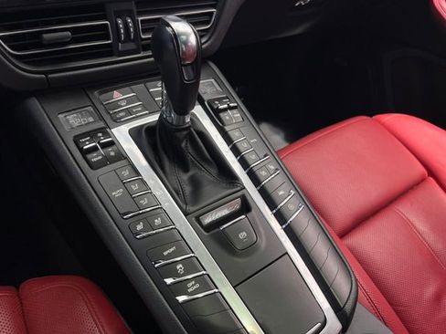 Used 2019 Porsche Macan AWD/4WD image 27