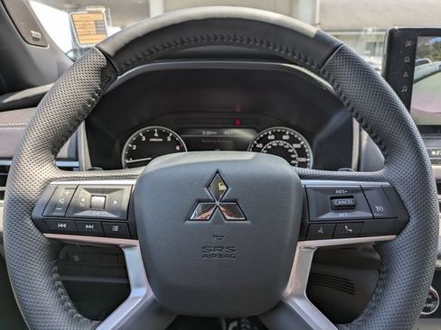 New 2026 Mitsubishi Outlander LE FWD image 28