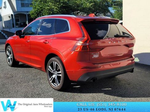 Used 2018 Volvo XC60 T5 Momentum w/ Vision Package AWD/4WD image 4