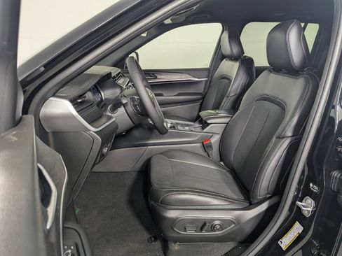 New 2026 Jeep Grand Cherokee Altitude RWD image 14