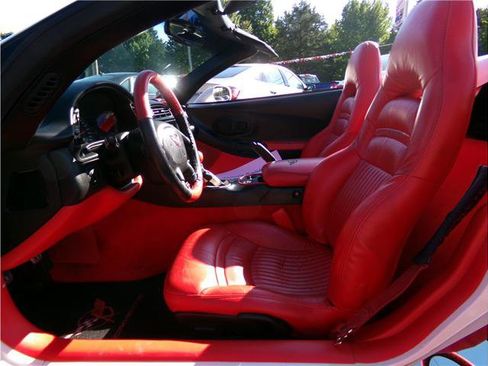 Used 2002 Chevrolet Corvette Convertible w/ Preferred Equipment Group2 image 5