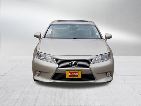 Used 2015 Lexus ES 350 w/ Premium Package FWD image 2