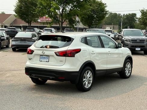 Used 2017 Nissan Rogue Sport S w/ S Appearance Package AWD/4WD image 4