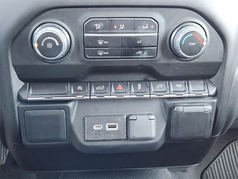 Used 2022 Chevrolet Silverado 1500 Custom image 19