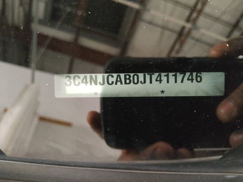 Used 2018 Jeep Compass Sport w/ Tech Group FWD image 33