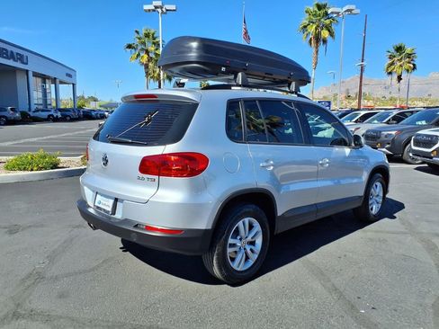 Used 2016 Volkswagen Tiguan S image 11