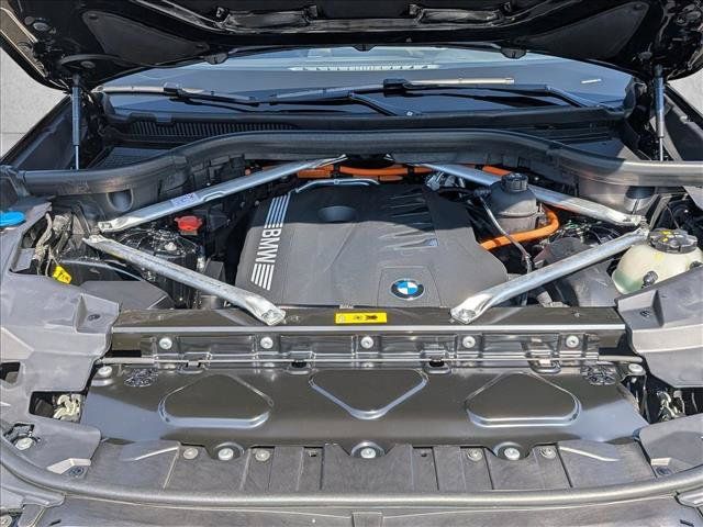 Used 2026 BMW X5 xDrive50e AWD/4WD image 25