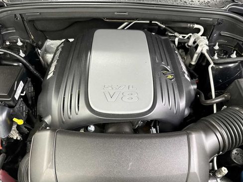 Used 2022 Dodge Durango R/T w/ Blacktop Package AWD/4WD image 17