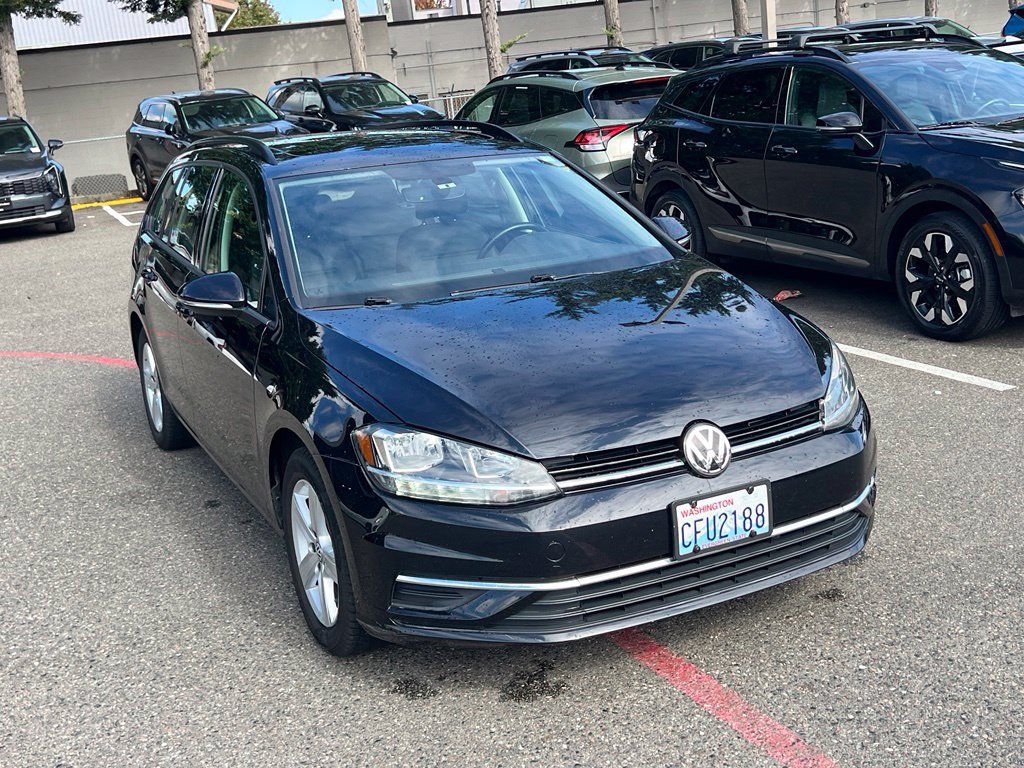 Used 2018 Volkswagen Golf SE FWD image 5