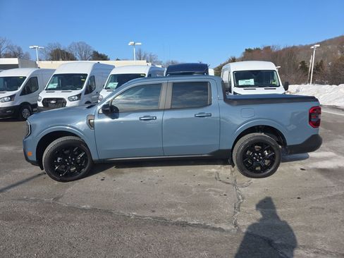 Certified 2025 Ford Maverick Lariat w/ Black Appearance Package image 4