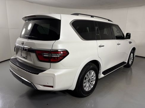 Used 2023 Nissan Armada SV image 8