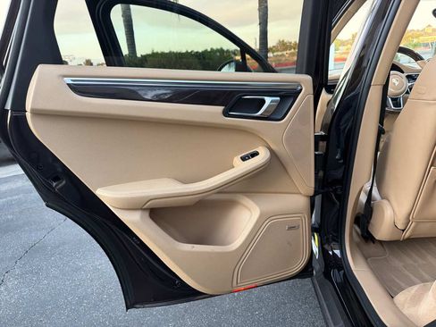 Used 2016 Porsche Macan S AWD/4WD image 40
