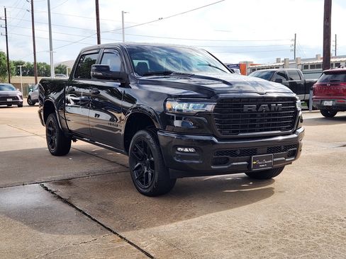 Used 2025 RAM 1500 Laramie w/ Night Edition AWD/4WD image 4