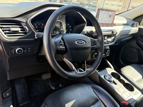 Used 2020 Ford Escape SEL image 11