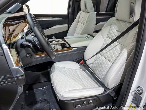 Certified 2025 Cadillac Escalade Sport Platinum w/ LPO, Floor Liner Package image 8