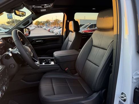 New 2026 Chevrolet Suburban High Country image 25