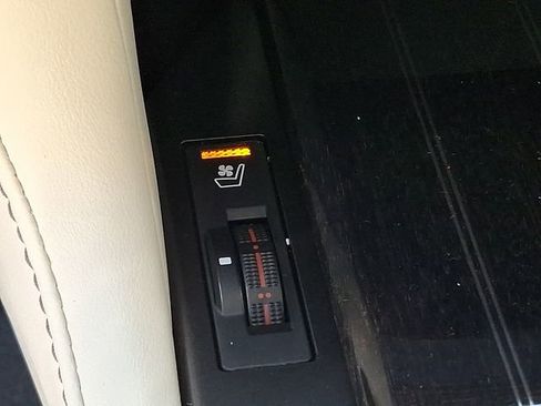 Used 2023 Lexus GX 460 Premium w/ Premium Package image 23