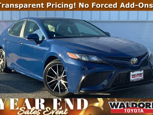 Used 2023 Toyota Camry SE image 1