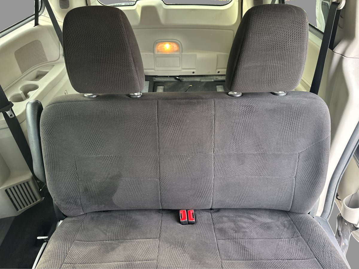 Used 2013 Dodge Grand Caravan SE w/ SE Plus Group FWD image 26