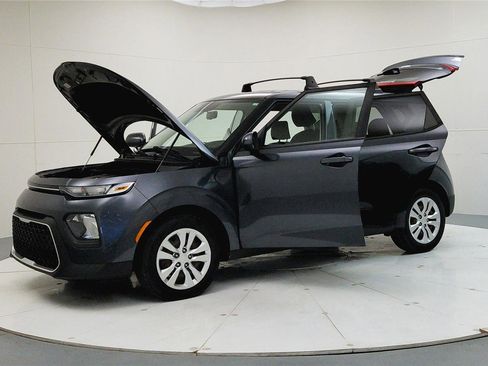 Used 2020 Kia Soul LX image 11