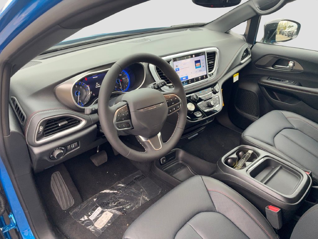New 2027 Chrysler Pacifica Select AWD/4WD image 10