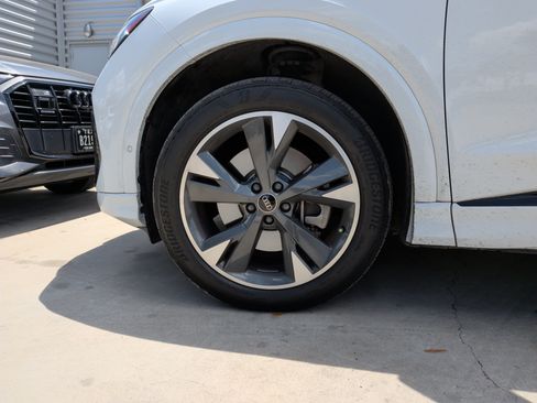 Certified 2024 Audi Q4 e-tron Premium Plus AWD/4WD image 12