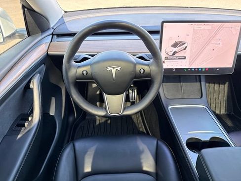 Used 2022 Tesla Model Y Performance AWD/4WD image 13